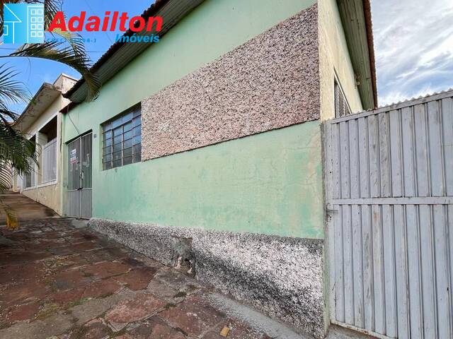 #1715 - Casa para Venda em Piraju - SP - 2