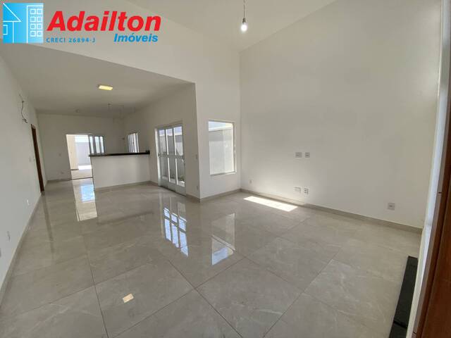 #1597 - Casa para Venda em Piraju - SP - 2