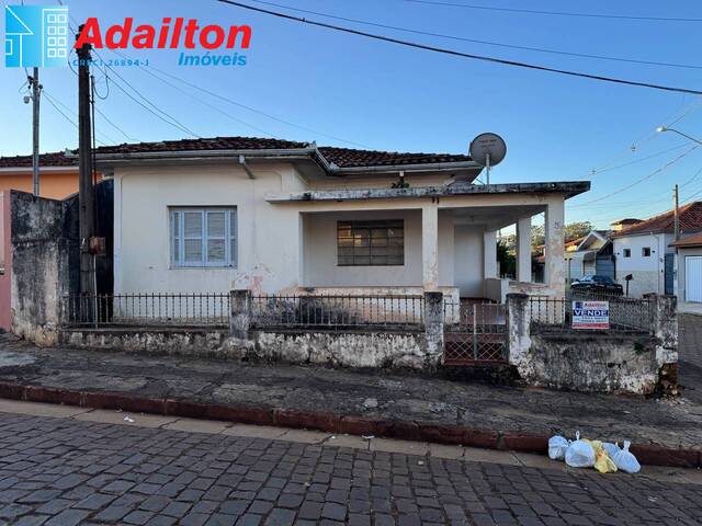 #1748 - Casa para Venda em Piraju - SP - 2