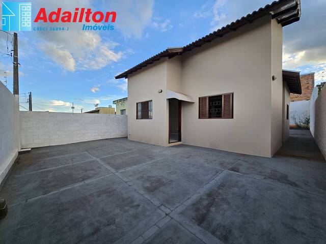 #1825 - Casa para Venda em Piraju - SP - 2